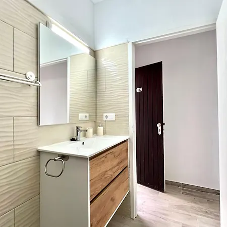 Estudio, 300mtrs De La Playa Con Piscina, Wifi, Bbq Apartamento
