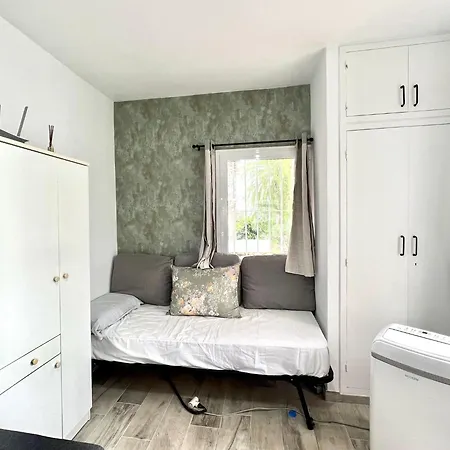 Estudio, 300mtrs De La Playa Con Piscina, Wifi, Bbq Apartamento