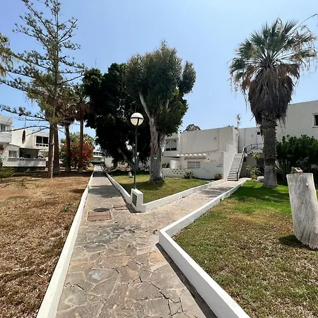 Estudio, 300mtrs De La Playa Con Piscina, Wifi, Bbq Apartman