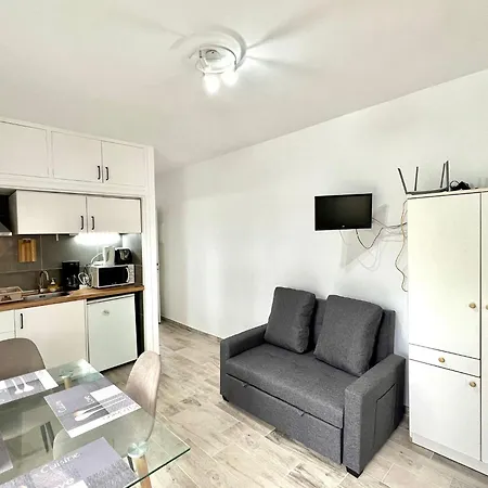 Estudio, 300mtrs De La Playa Con Piscina, Wifi, Bbq Apartman *