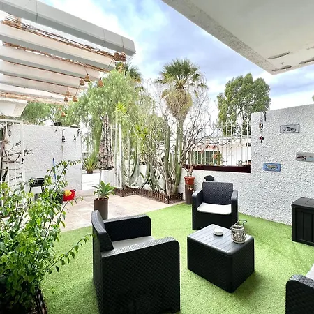 Estudio, 300mtrs De La Playa Con Piscina, Wifi, Bbq